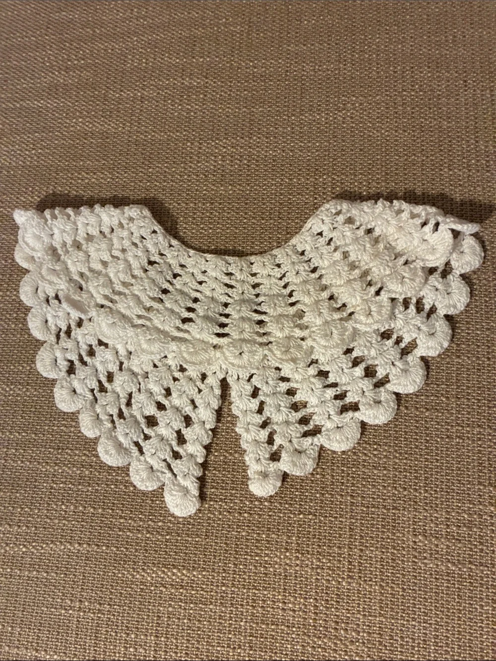 Hand-Crocheted Cream Lace Decorative Collar Pearl Button
